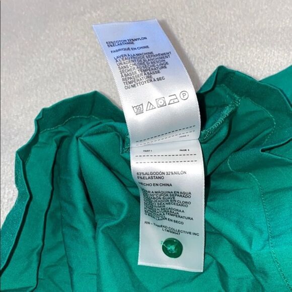 Laundry high neck and low back ruffle trim kelly green blouse | Sz S - Picture 7 of 7